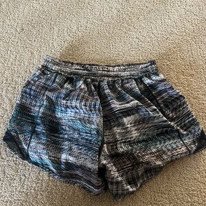 Lululemon hotty hots, size 6, length 4